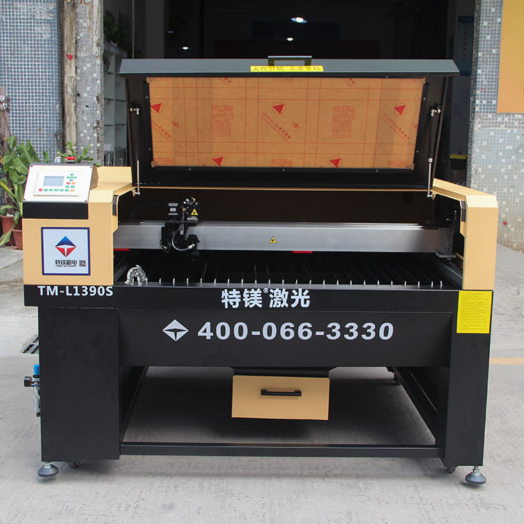 1390絲桿激光切割機(jī)1