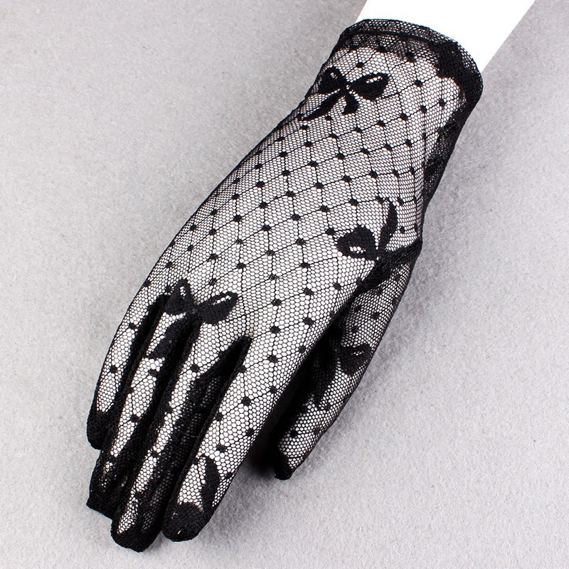 Lace autumn gloves