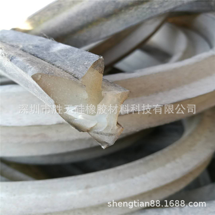 上门高价收废硅胶的厂家，倒闭停工的公司硅胶回收处置。模具硅胶