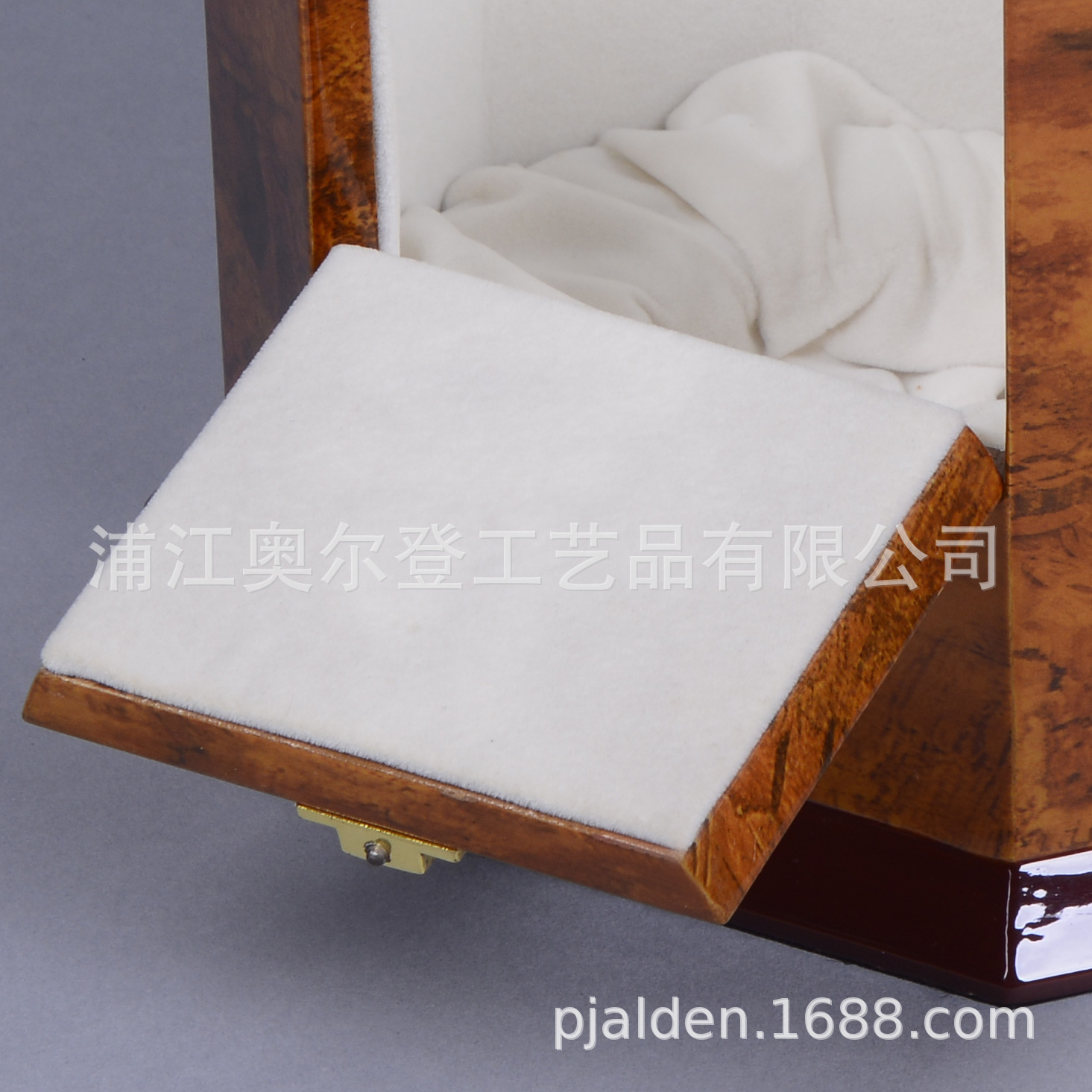 Octagonal flip lid split-opening wooden box packaging, lacquered and printed wooden wine box wholesale, essential oil wooden box customization detail image 3