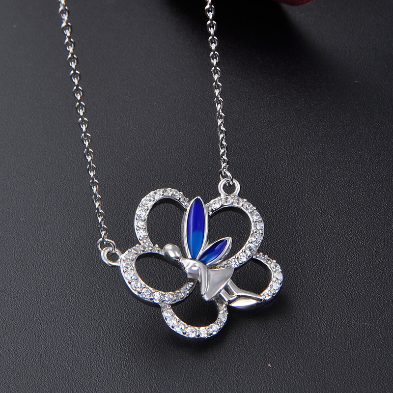 Suministro de comercio electrónico transfronterizo europeo y americano al por mayor popular collar de plata pura mujer s925 colgante epoxi mariposa fabricante de joyas