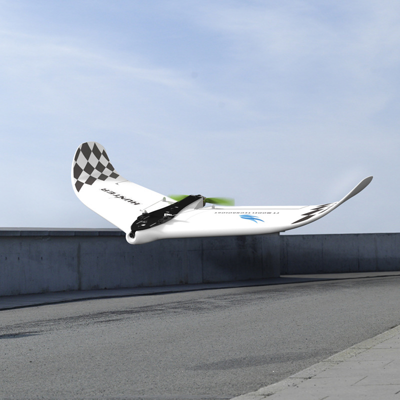 跨境新手入门航模遥控玩具飞机三角固定翼耐摔飞机航拍无人机厂家