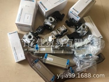 意大利UNIVER气缸 K2600500025 K2600500025M UNIVER导杆气缸