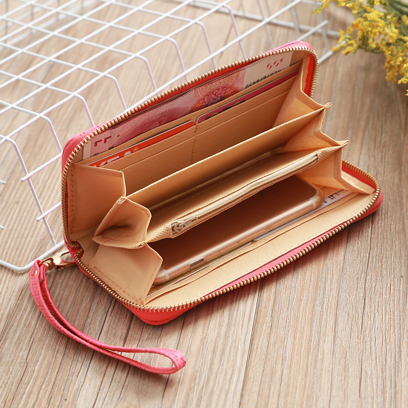 Korean-style Embossed Zipper Wallet display picture 16