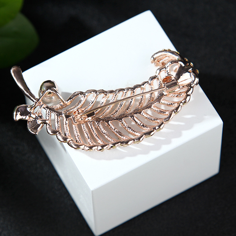 spilla con goccia di olio di piuma, spilla con zircone, spilla da donna, cardigan, semplice, maglione, accessori versatili_voghion.com