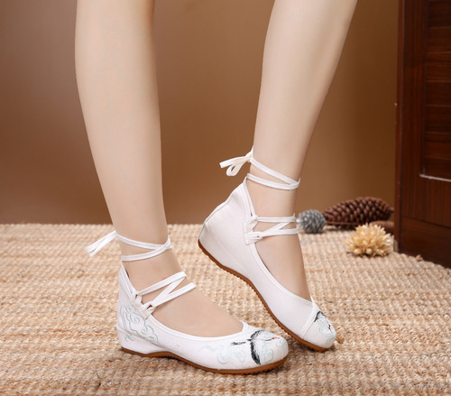 Pure White Crane Spring and Autumn Old Beijing Embroidered Shoes Ethnic Style Increased Han Clothing Shoes Women's Single Shoes