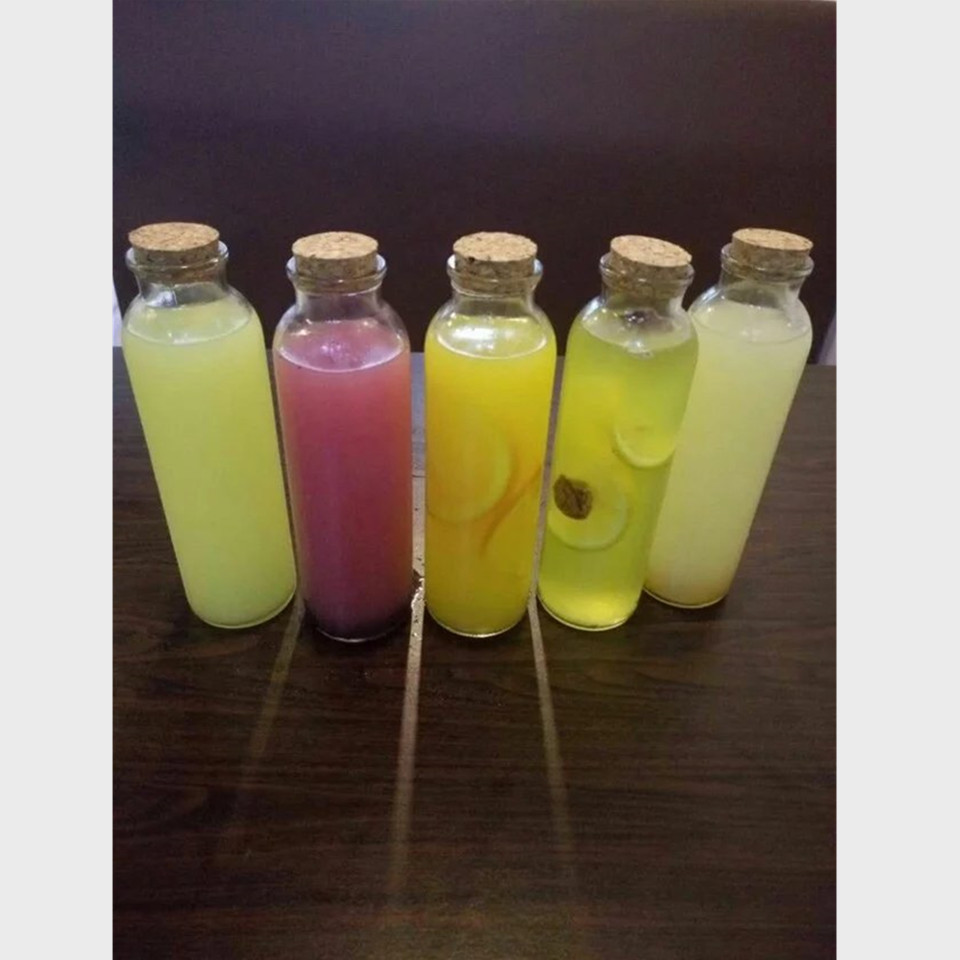 厂家供应 350ml木塞冷泡茶瓶玻璃饮料瓶奶茶奶吧花茶瓶泡茶瓶