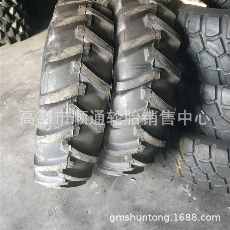 拖拉机粗花纹轮胎11.2/12.4/13.6/14.9/16.9-24-28卢河出口