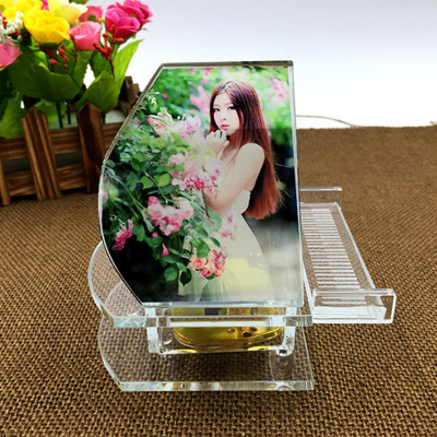 厂家批发制作高档水晶钢琴音乐盒创意生日礼物八音盒照片摆台相框|ru