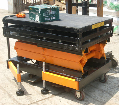 剪叉式自行走液压升降机  高空液压升降平台蓄电池驱动升降台|ms