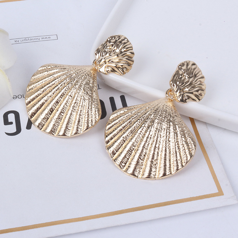 Shell Metal Retro Punk Earrings display picture 2