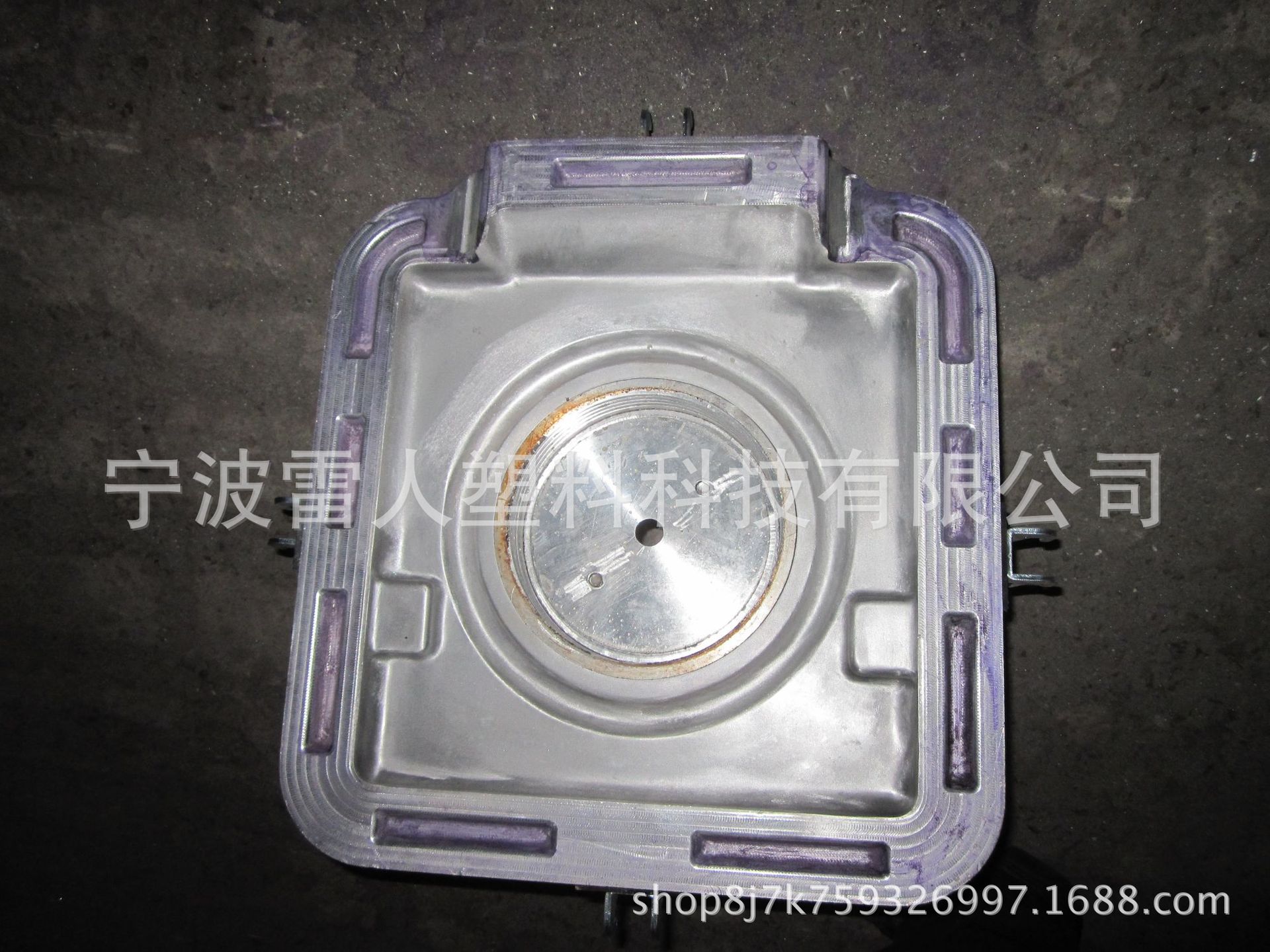 定制各类规格滚塑冷藏箱模具、来样图纸开模