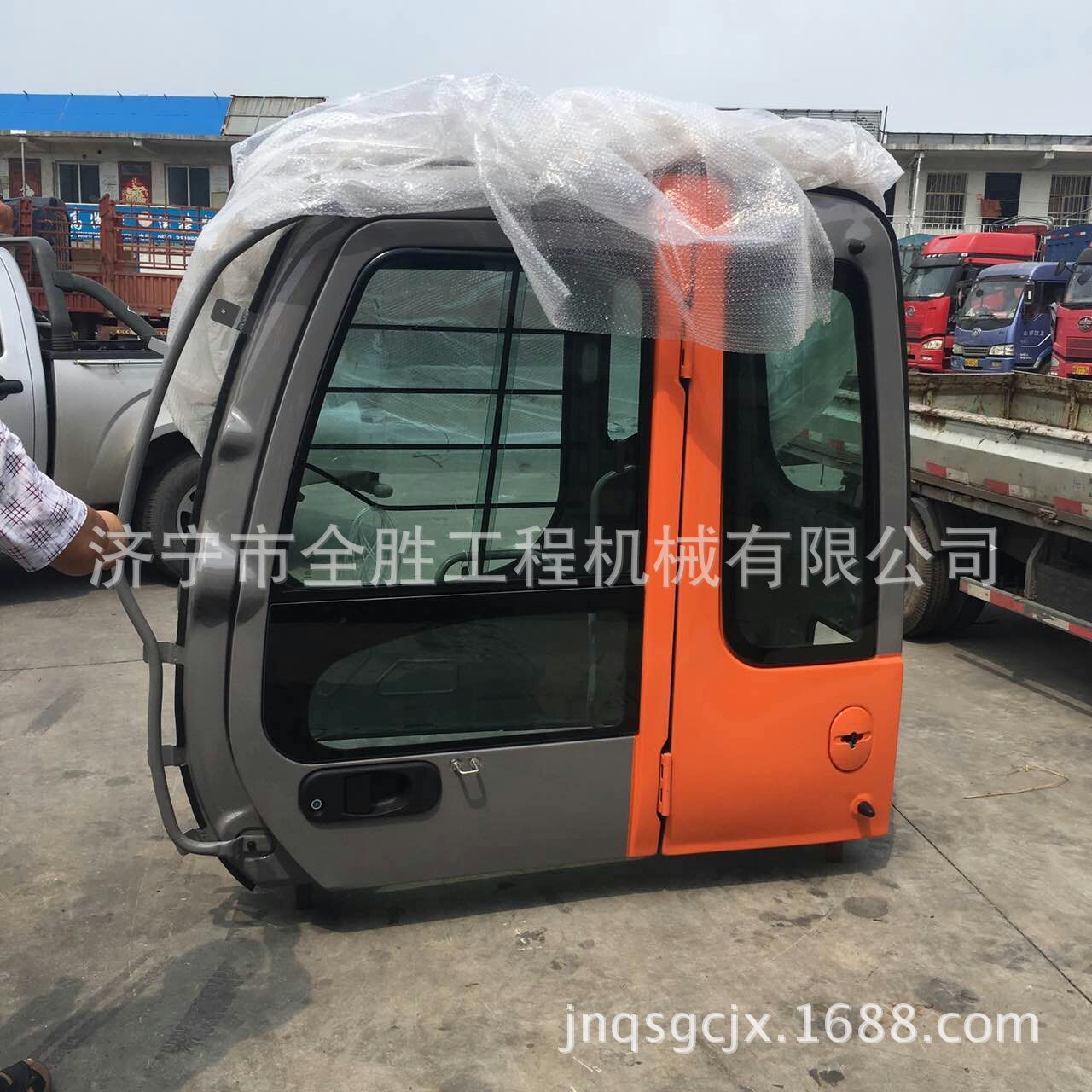 供应挖掘机ZAX200-3驾驶室总成 座椅 雨刷电机 铲斗油缸 驾驶室门