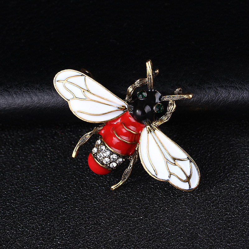 Tendance de la mode japonaise et coréenne tempérament atmosphère personnalité créative dessin animé mignon petite broche abeille accessoires_voghion.com