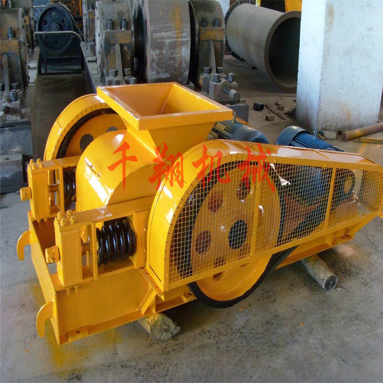 煤炭小型狼牙齿对辊式破碎机250*400型 砂石骨料生产线打砂机