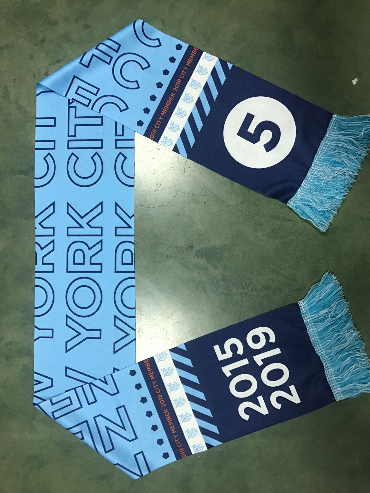 Los fabricantes de suministro sin fisuras ventilador bufanda diadema variedad Copa del Mundo bufanda del ventilador