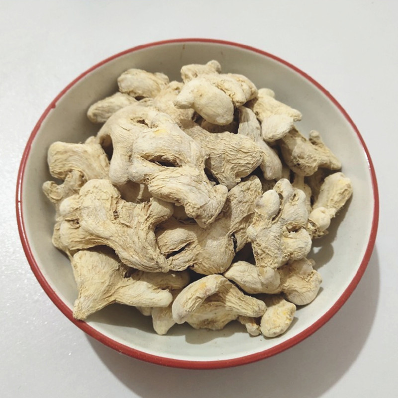 Dried Ginger (Zingiber officinale) — Dried Ginger Slices & Whole Rhizome, Food Herb for Tea, Soup & Foot Soak key features