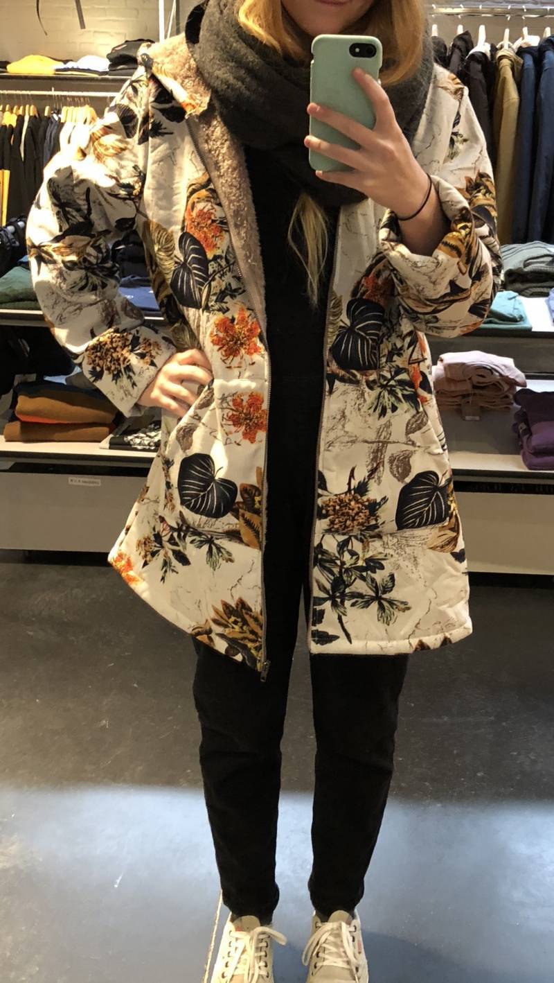 Foto real de abrigo de algodón compuesto grueso con capucha y cremallera de manga larga para mujer, abrigo de algodón de longitud media con estampado de Amazon image 3