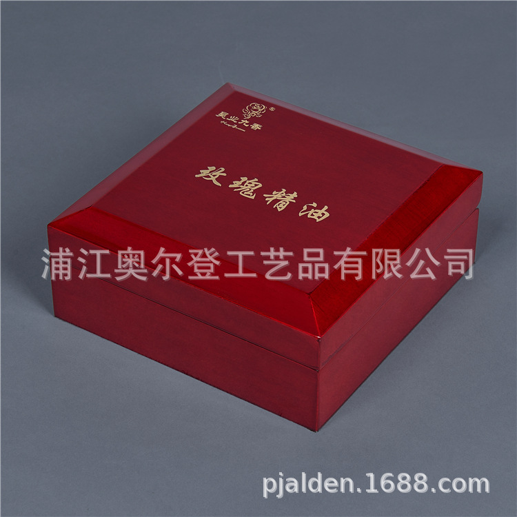 Factory direct sales of high-end square flip-top crystal perfume bottle, wooden box set, perfume essential oil gift, wooden packaging detail image 1