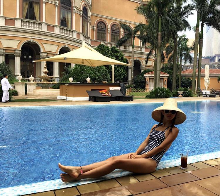 Title 2, Cappello di paglia a tesa larga vintage alto