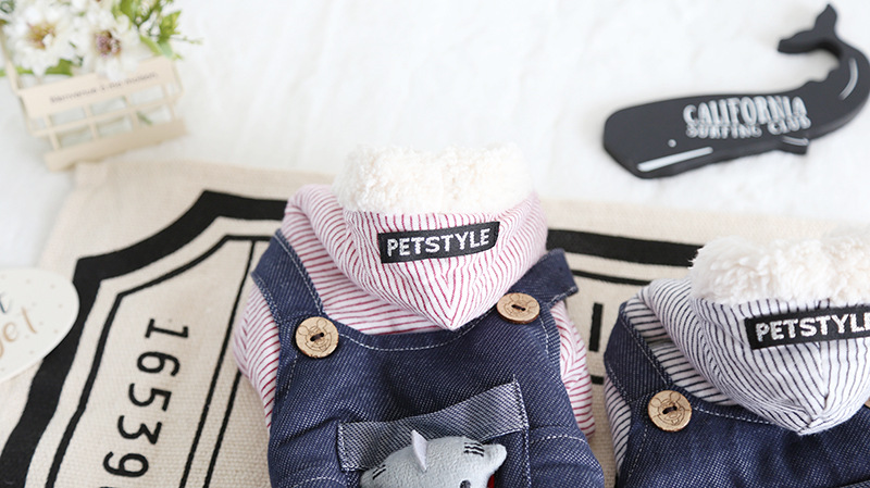 鲨鱼宝宝条纹带帽四脚衣