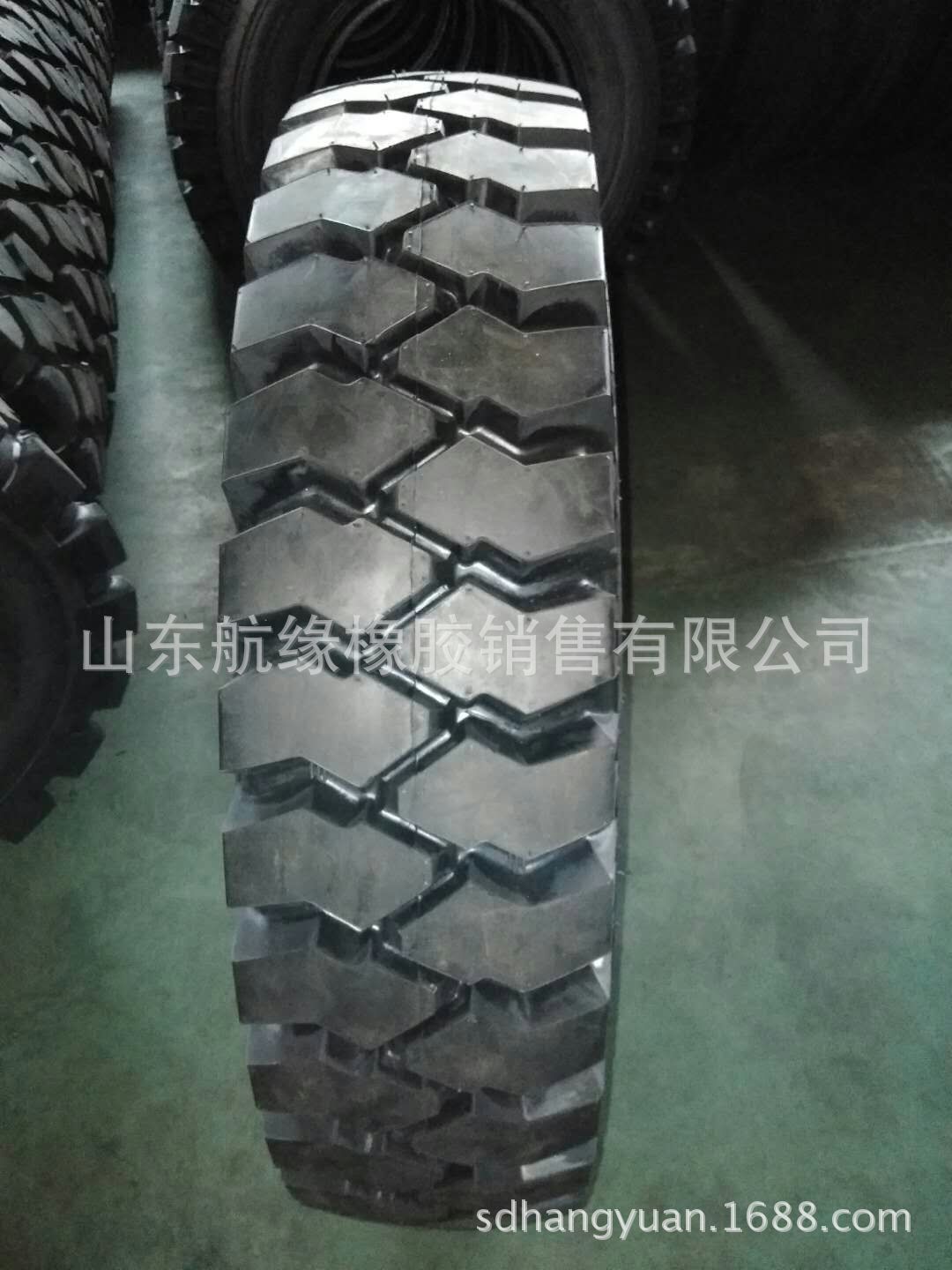 三包工程机械轮胎1100-20 矿山载重斜交轮胎 防滑耐磨载重 现货