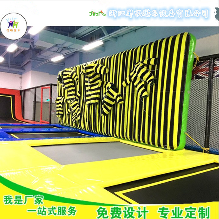 蹦蹦床魔术贴抖音真人粘粘乐跳床儿童粘粘墙生产蹦床  网红项目