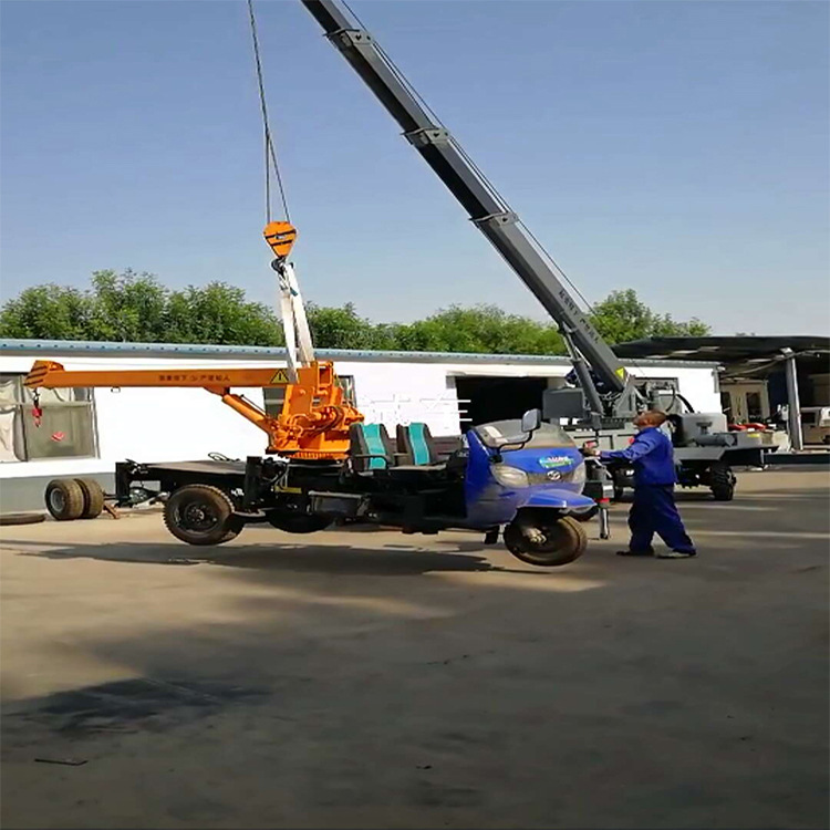 农村盖房吊移树吊厂销售 山东厂低价供应随车吊三轮吊