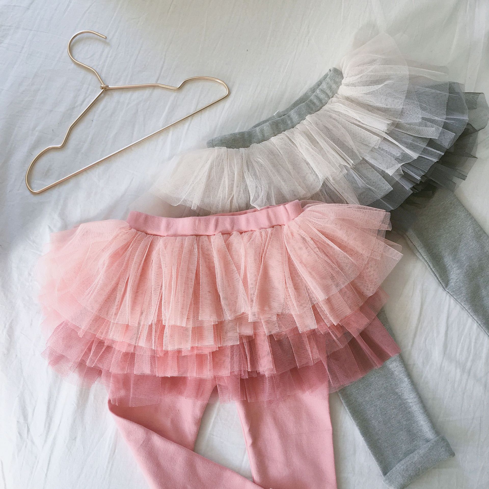 壹件代發 INS爆款2019薄款女童寶寶漸變假兩件打底褲裙褲 現貨