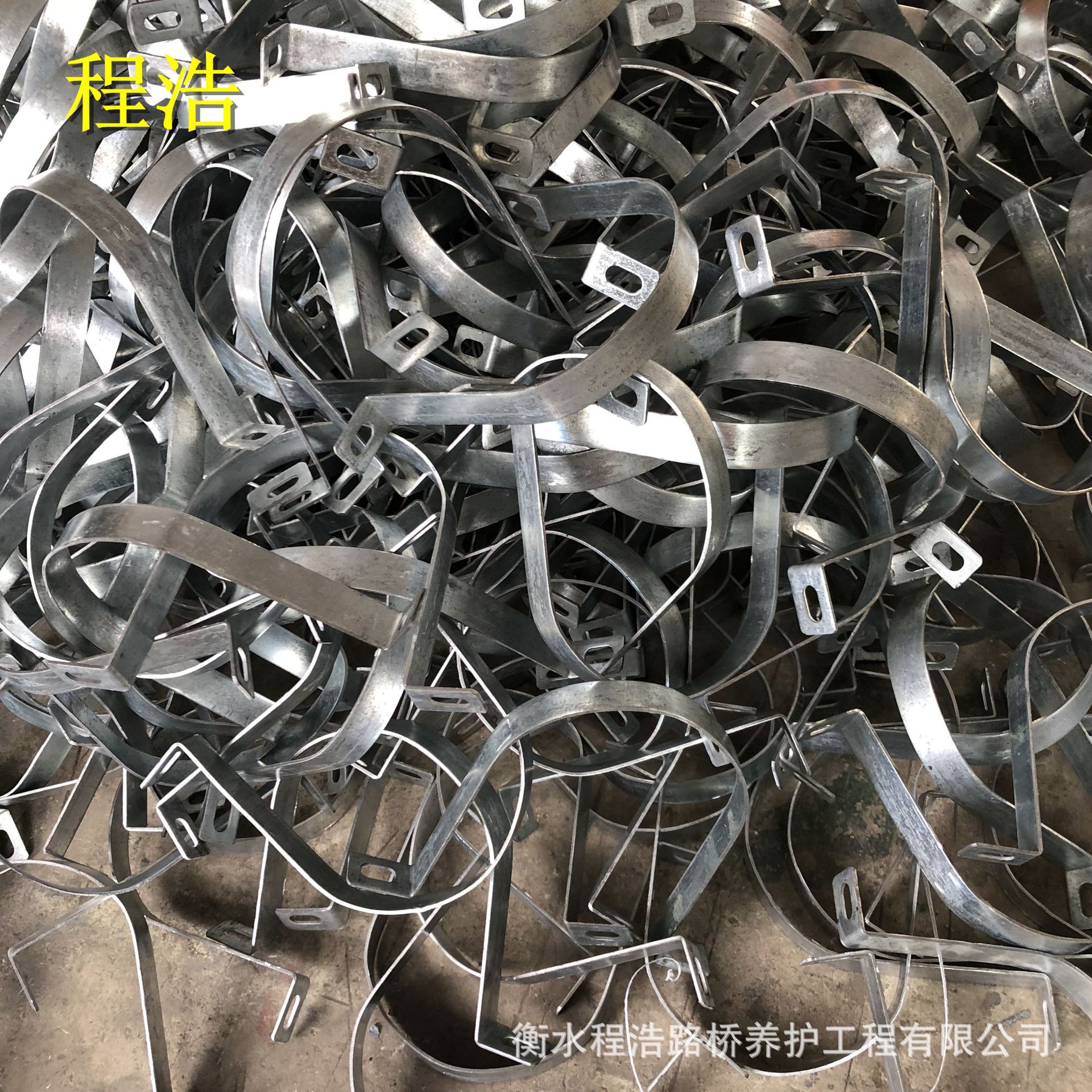 程浩厂家多种型号异型抱箍卡箍镀锌管卡直径60双半圆抱箍-阿里巴巴