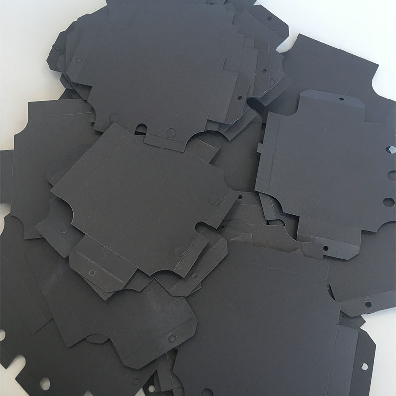 ����ģ�мӹ��͸�����ȼ�����ɫPET��ԵƬ����������״����׼