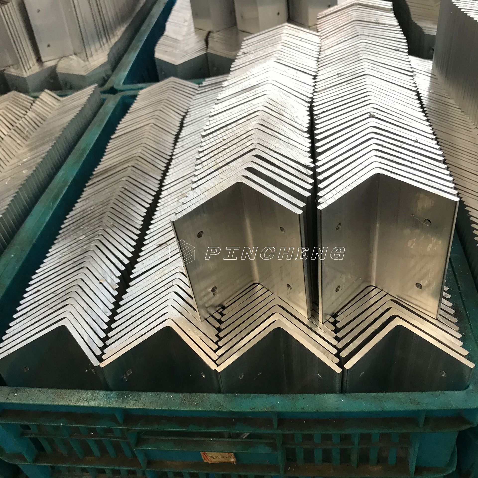 铝合金角铝打孔加工铝制底座铝合金连接件加工铝合金配件冲压-阿里巴巴