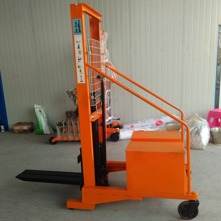 0.5吨手动液压配重车 无腿式液压堆高装卸车后配重式叉车