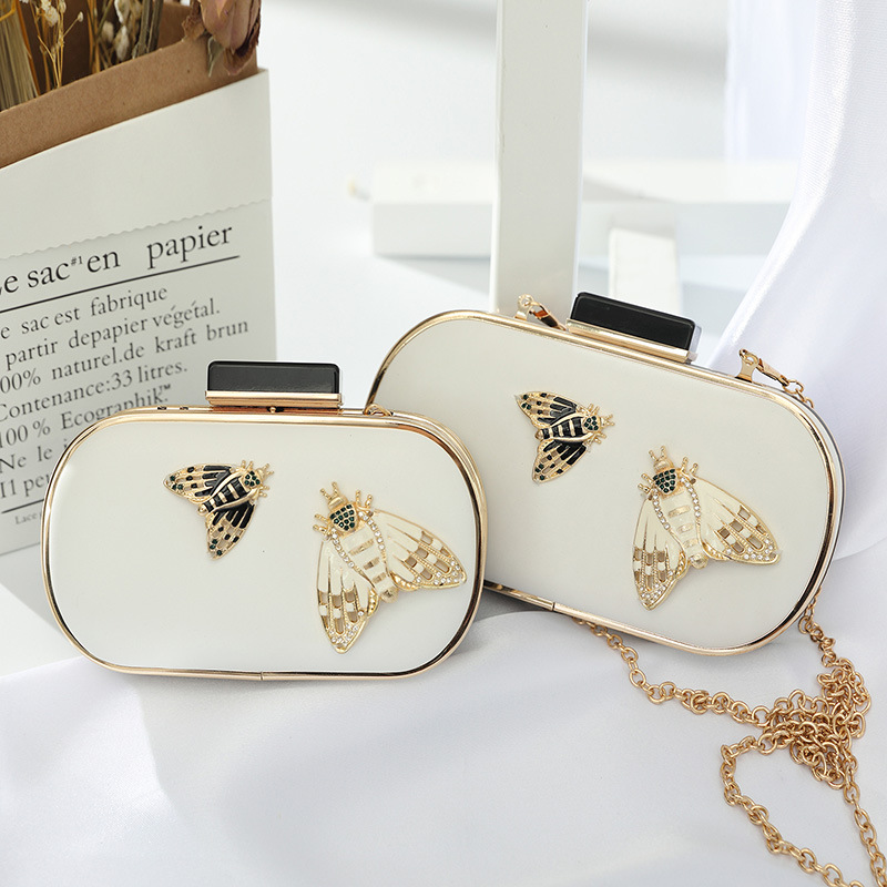 Classic fashionable shoulder bag