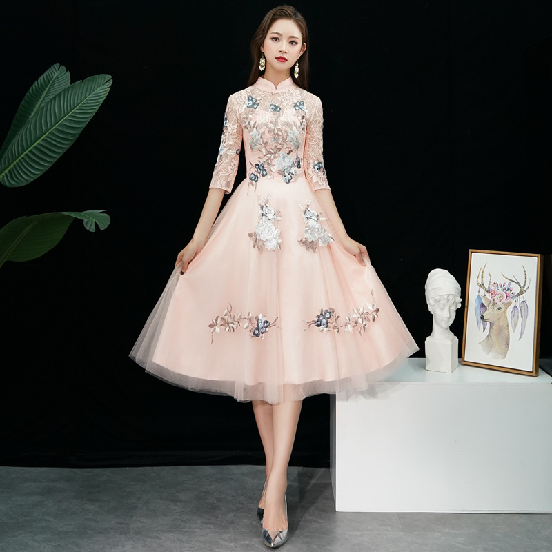 Vestido de noche estilo chino con cuello mandarín para banquetes, novedad 2026, para reuniones anuales de otoño y verano, cheongsam mejorado, elegante, adelgazante, estilo midi.