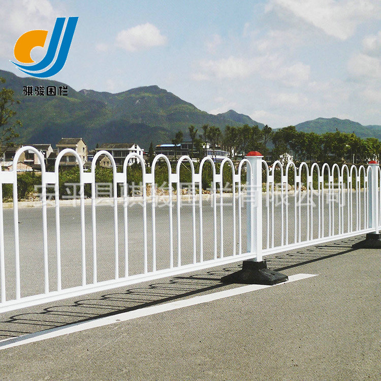 人行道市政机非隔离市政道路防护栏 交通道路防撞护栏