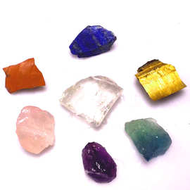 批发天然水晶半宝石碎石 矿物标本 不规则七彩水晶半宝石摆件