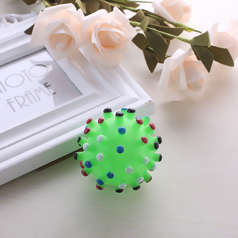 Suministro directo de fábrica de vinilo de sonido colorido Thorn Ball Pet Dog molar aliviando stuffy Bola de juguete resistente a la mordedura en stock al por mayor