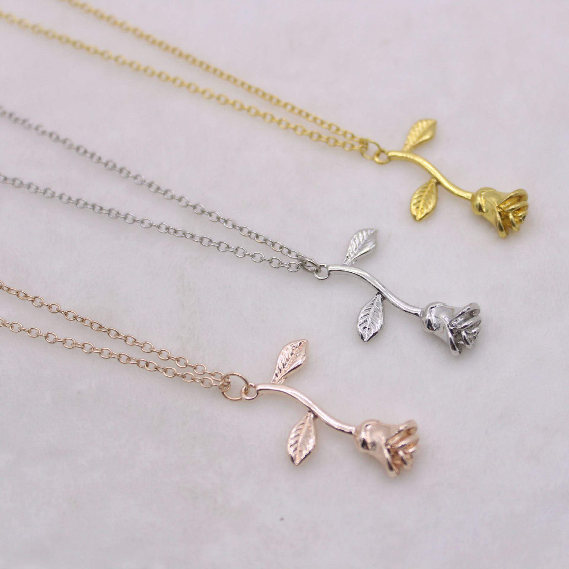 Fashionable cute necklace