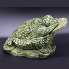 蛇の玉玉の山の南の玉の三脚の金のヒキガエルの風水の置物の天然の南の玉の彫刻の逸品の玉器の工芸の贈り物