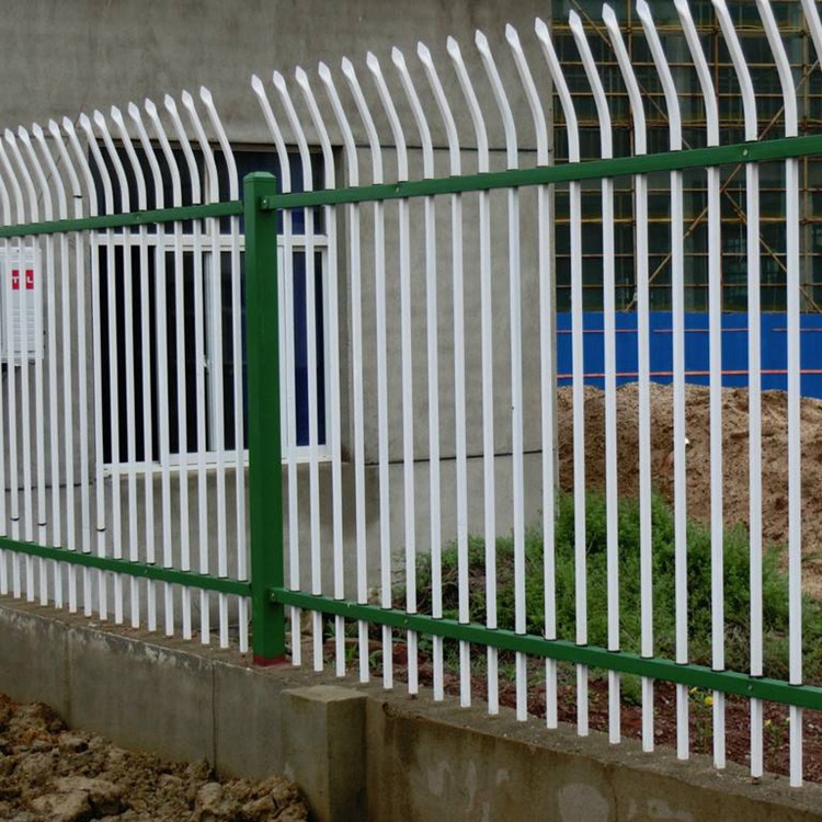 定制马场铁制栅栏，锌钢护栏厂区隔离围墙景区防护栏杆