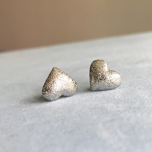 Korean Version Simple Heart Ear Stud Fashion Trend Item Love Heart Earrings Versatile Personality Heart-Shaped Earring Accessory Mixed Batch Ear Studs