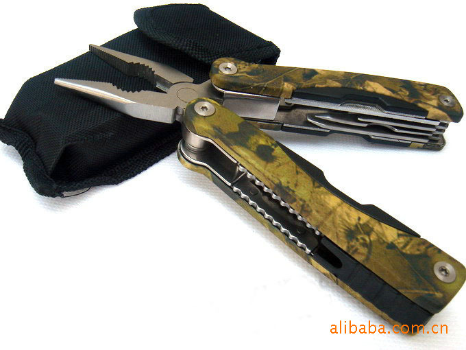 居家野营 多用组合工具钳 多功能老虎钳 迷彩折叠钳子（大号）