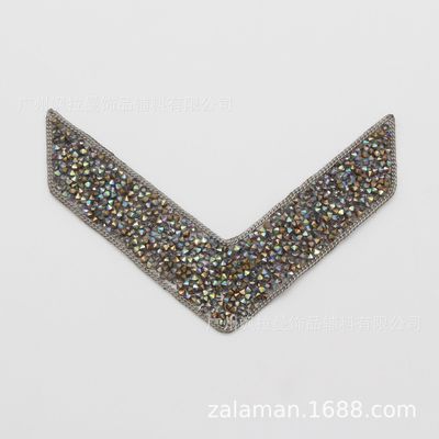 工厂批发定制鞋面鞋花背胶烫压花装饰环保水AB钻玻珠链扭链可定制