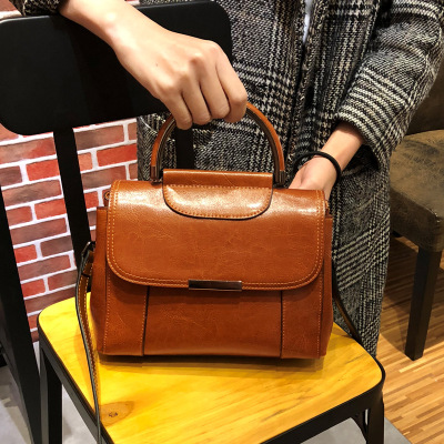 Guangzhou Manufactor wholesale Korean style 2020 new pattern genuine leather Female bag Oil wax leather All-match fashion Handbag