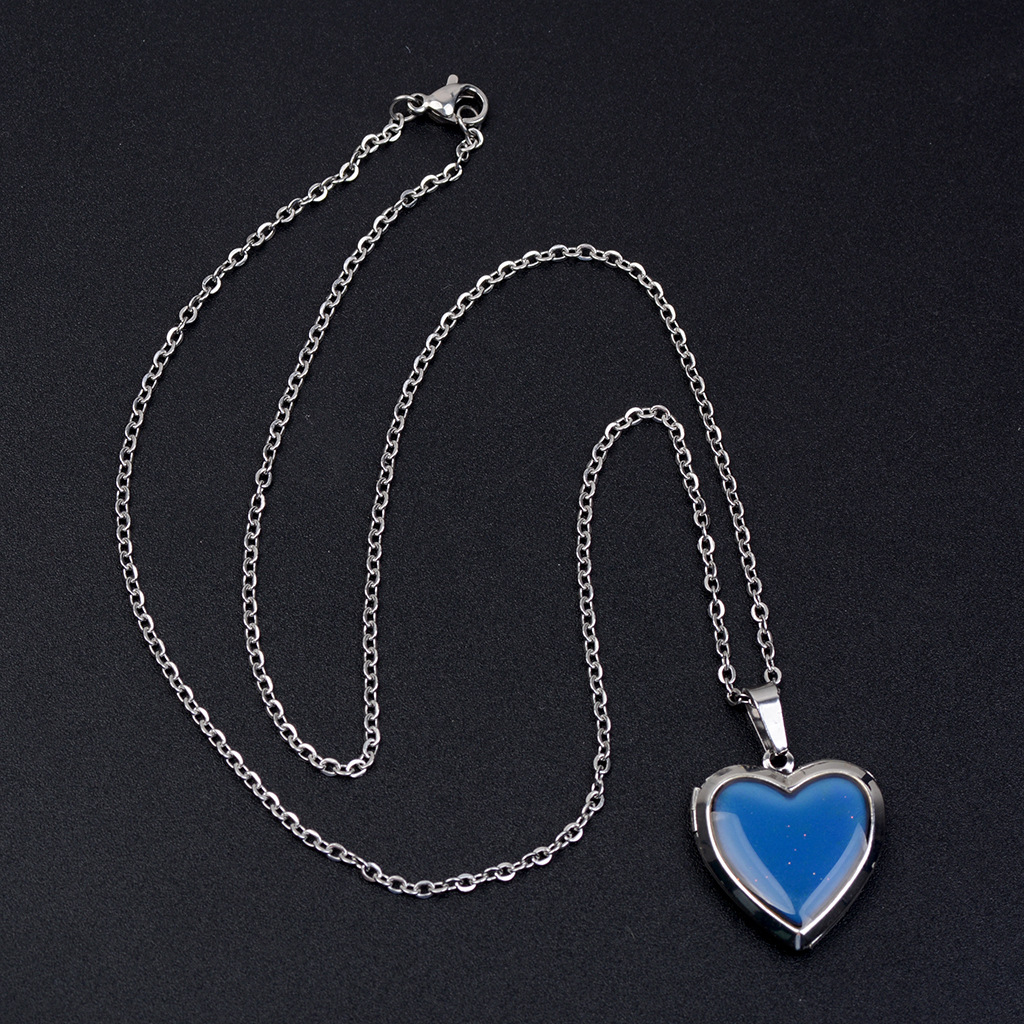 Temperature-sensing Color-changing Heart Necklace  display picture 11