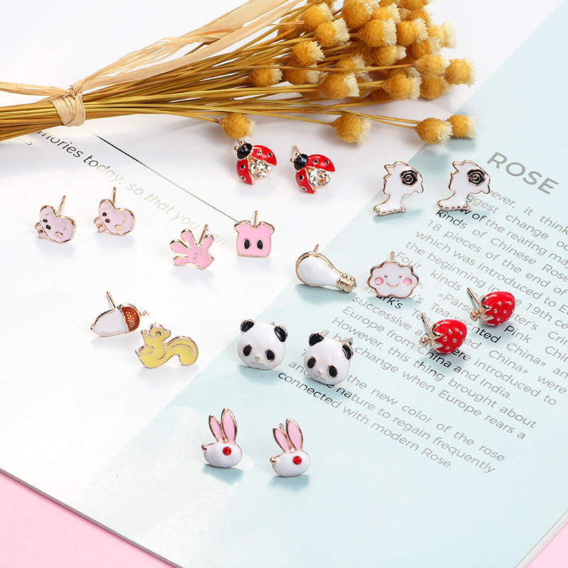 1 Pair Cute Squirrel Panda Alloy Enamel Inlay Artificial Diamond Women's Ear Studs display picture 1