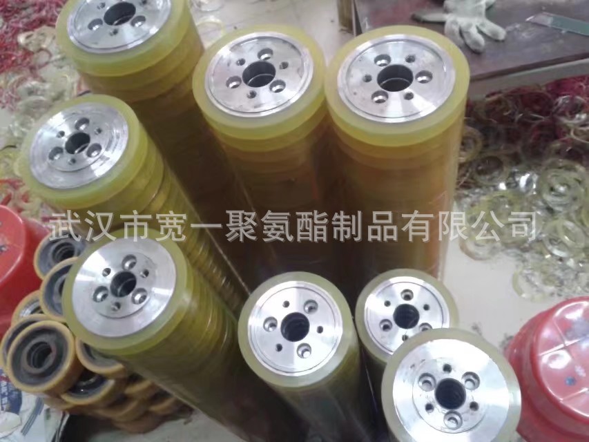 供应湖北十堰载重滚轮聚氨酯橡胶包胶，传动滚轮包胶加工
