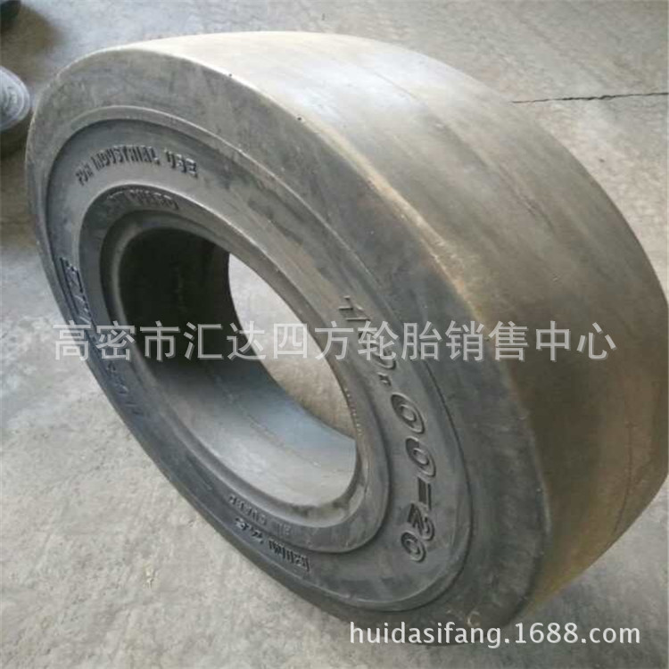 厂家直供10.00-20/11.00-20井下铲运机光面轮胎 工程机械轮胎