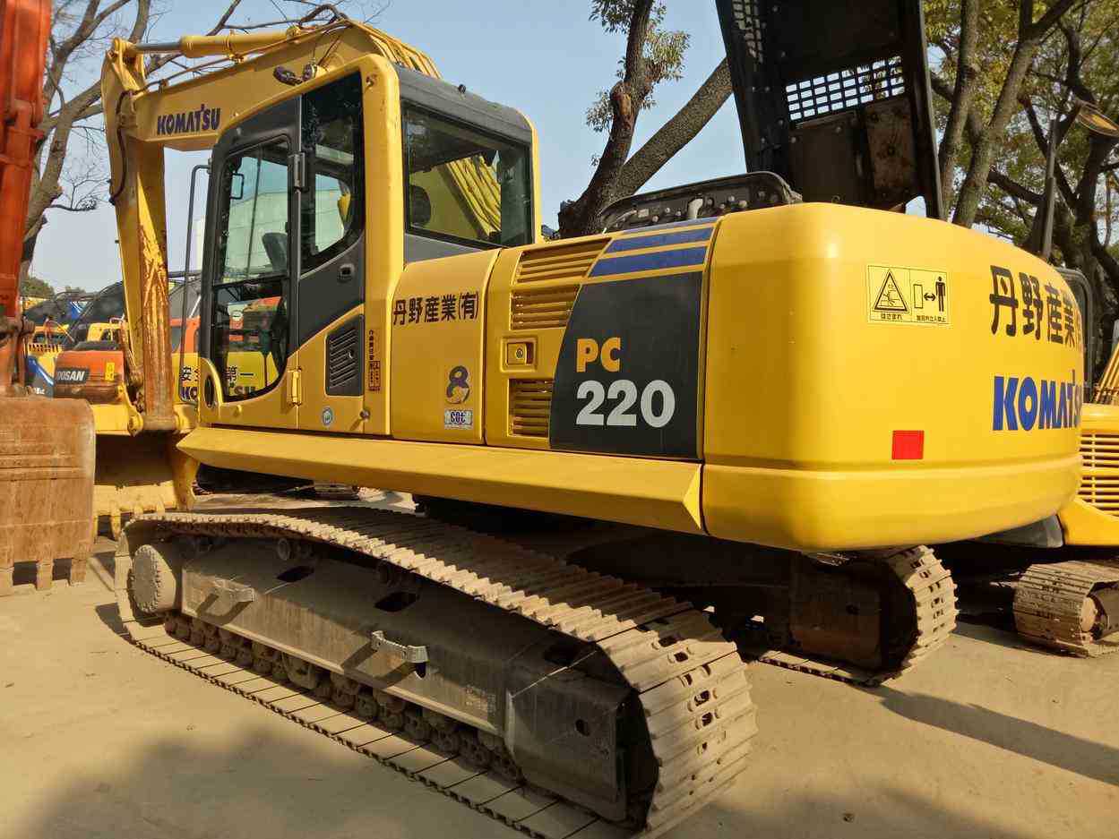 供应小松PC220挖掘机